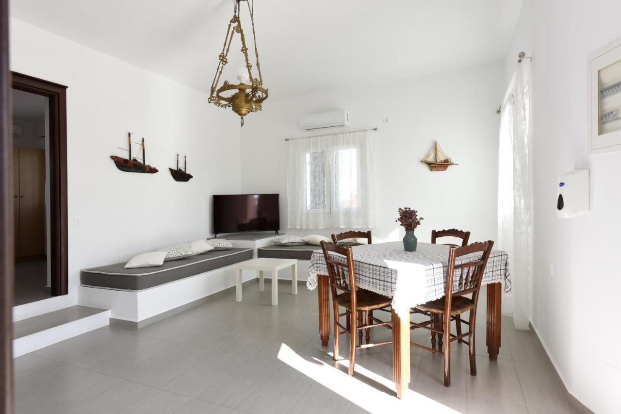 Tsakanos Home Adamantas  Luaran gambar