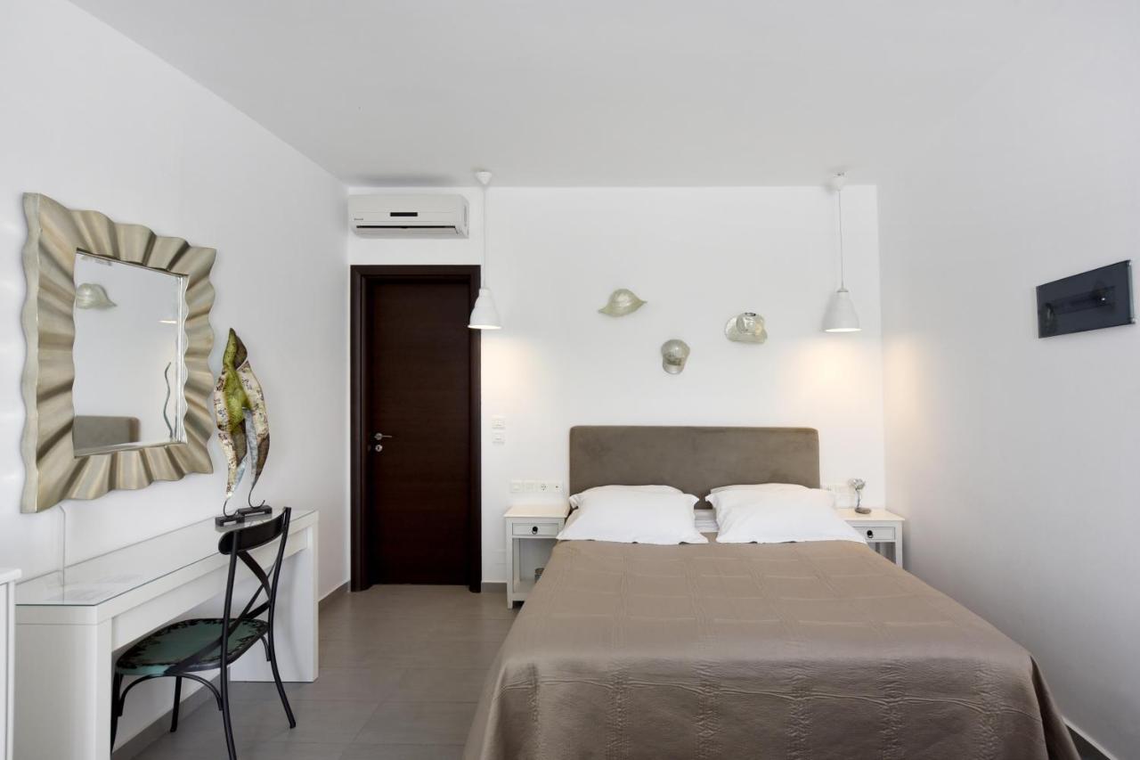 Tsakanos Home Adamantas  Luaran gambar