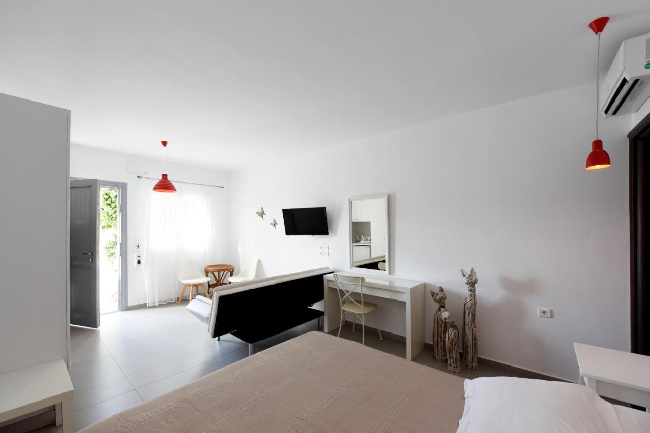 Tsakanos Home Adamantas  Luaran gambar