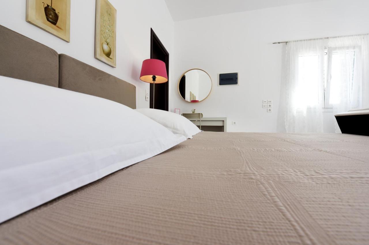 Tsakanos Home Adamantas  Luaran gambar