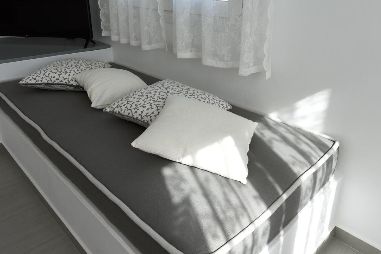 Tsakanos Home Adamantas  Luaran gambar