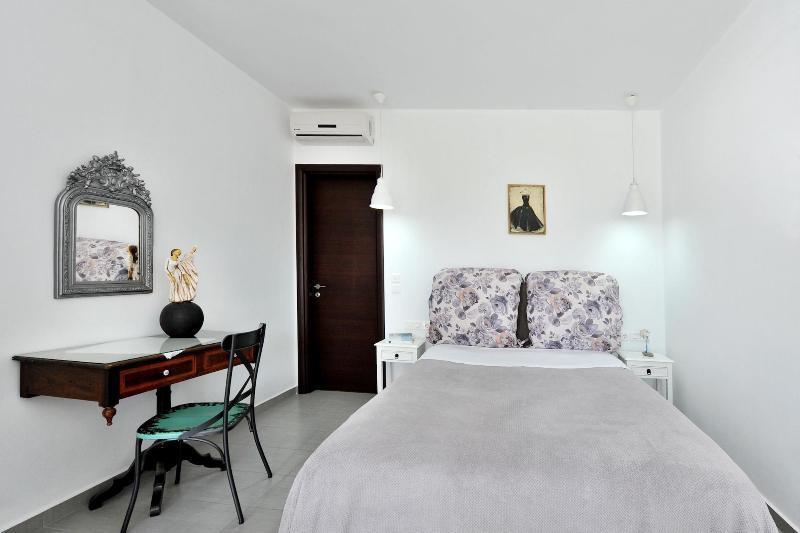 Tsakanos Home Adamantas  Luaran gambar