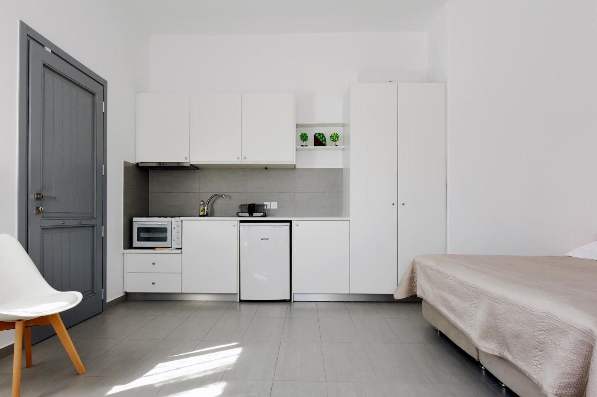 Tsakanos Home Adamantas  Bilik gambar