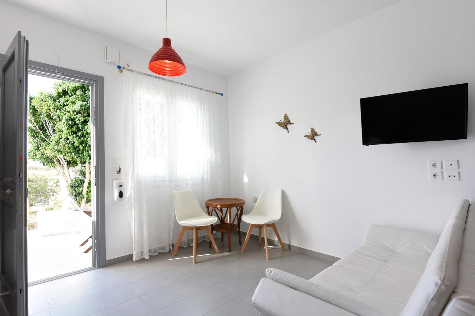Tsakanos Home Adamantas  Bilik gambar