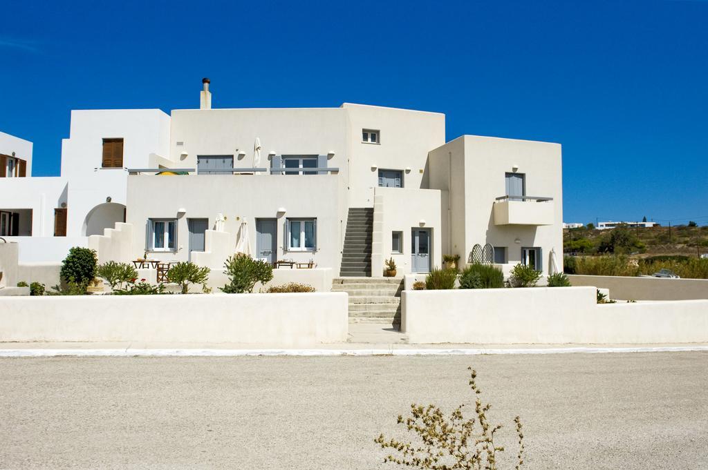 Tsakanos Home Adamantas  Luaran gambar